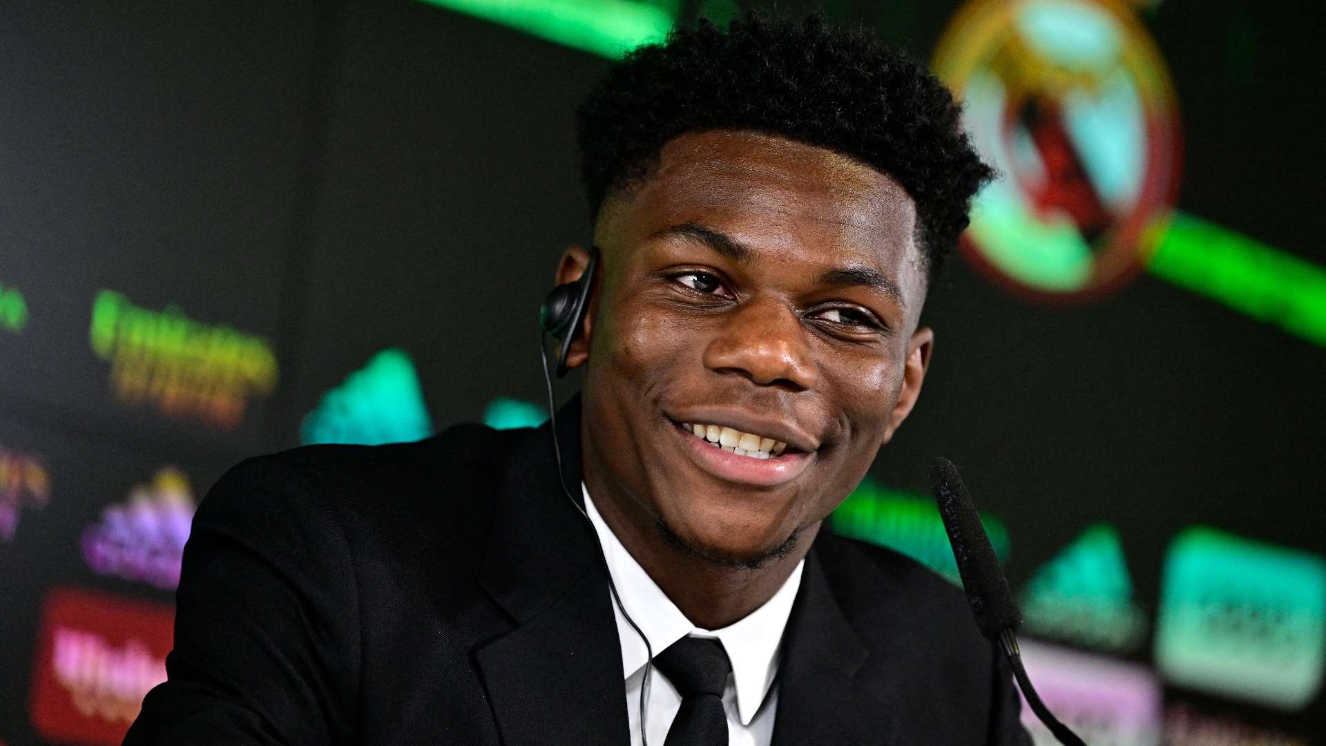 他与队友们 他与队友们